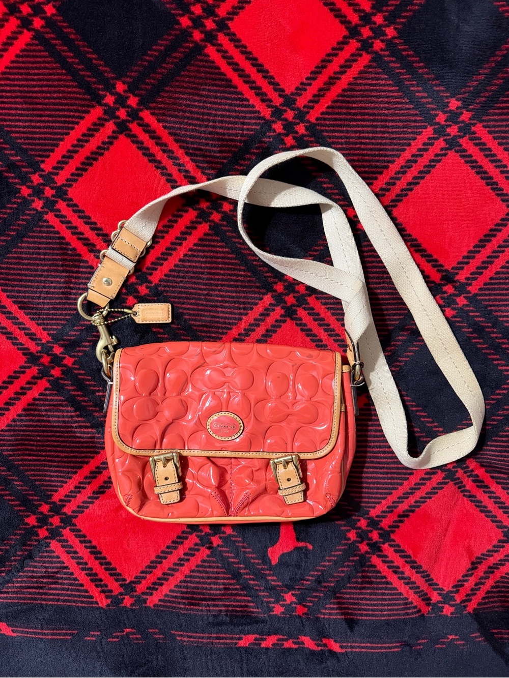 Coach Coral Patent Signature Crossbody Bag - Picture 3 of 10